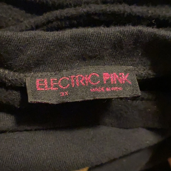 Crop Top, Cut Out Back Sweatshirt - Picture 4 of 4